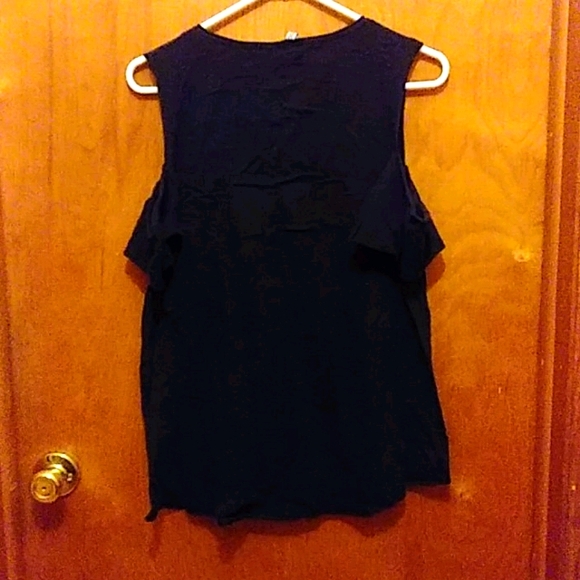 SOLD Cold shoulder Metallica tee - Picture 2 of 5